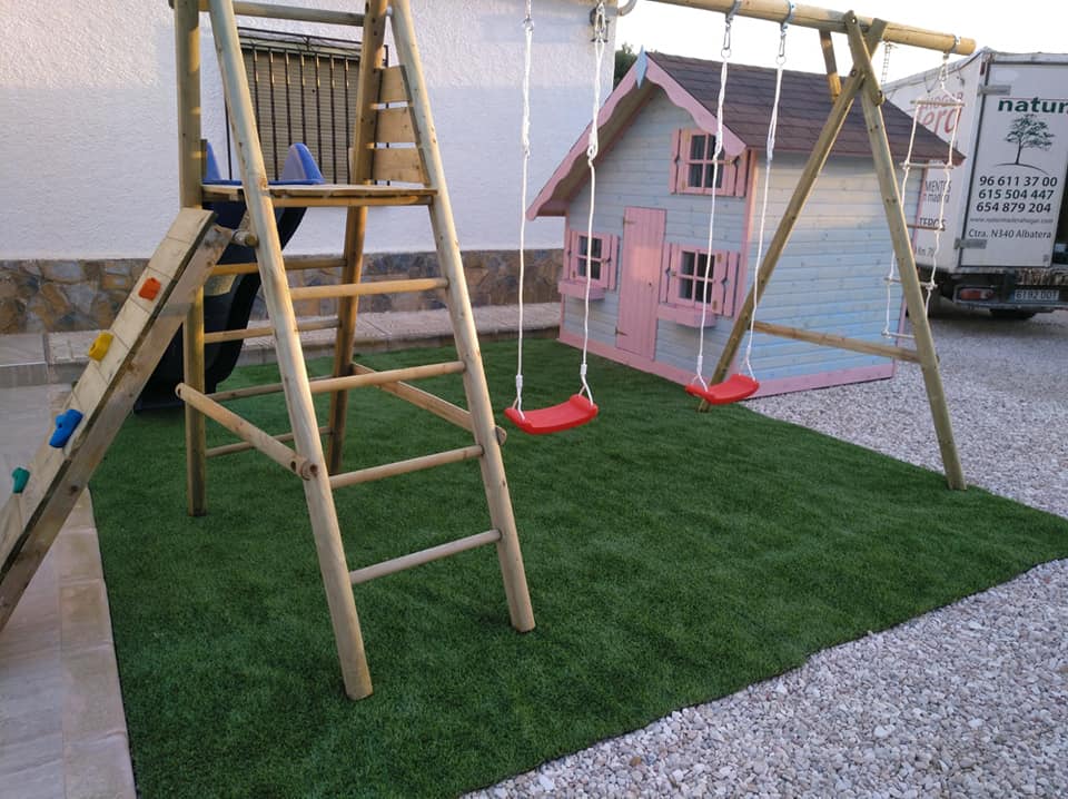 Columpios y Toboganes en madera