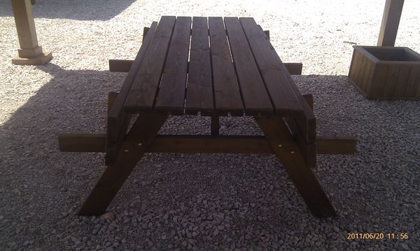 Mesa picnic en madera