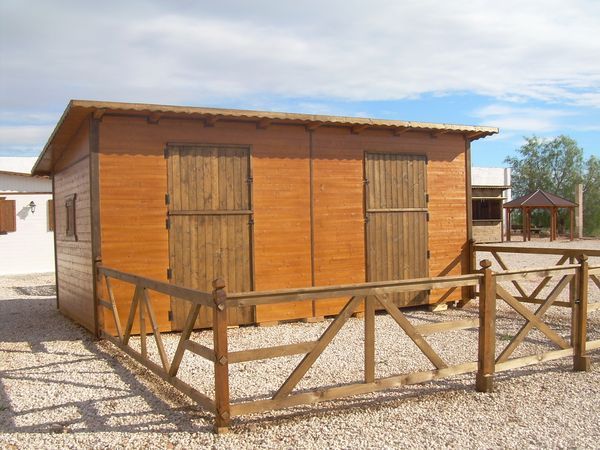 cuadra de madera
